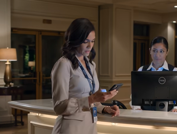 Min mand aflyste mit hotelværelse og sendte en sms med teksten “Sov i lobbyen” – lektien han aldrig vil glemme
