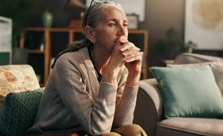 Jeg er 65, og min eksmand gav mig et bankkort med 300 dollars. Jeg rørte det ikke i fem år – indtil jeg en dag tjekkede saldoen.