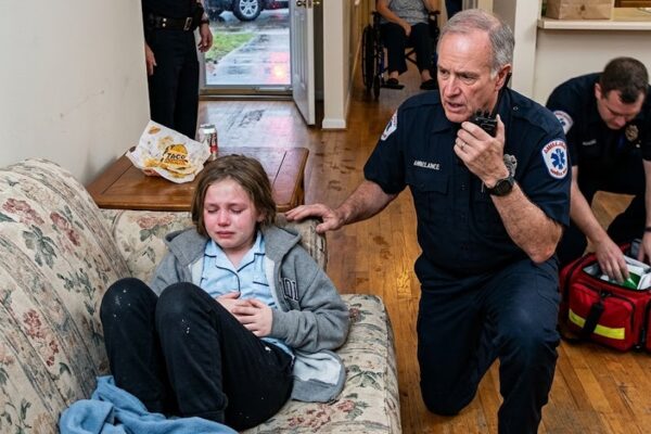 Hendes 911-hvisken gav hendes far skylden. Hospitalet fandt noget værre – Lian